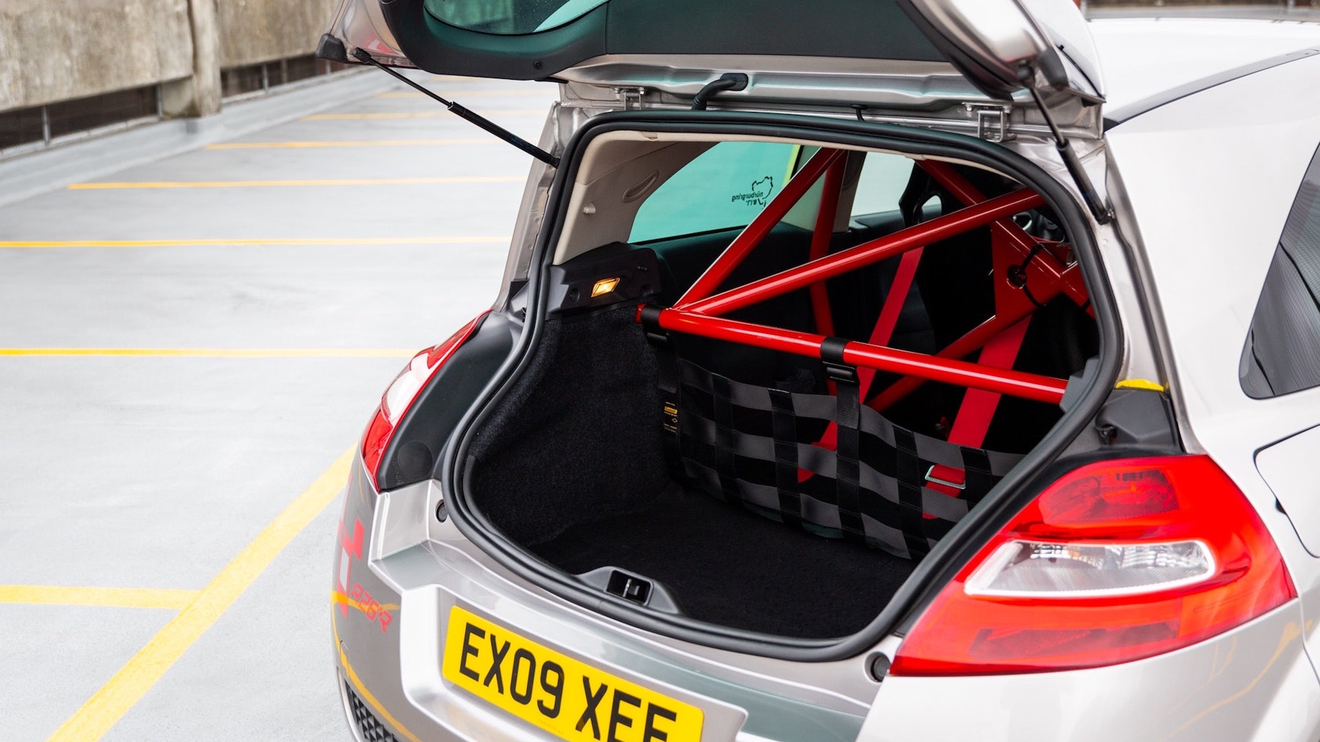 Rare Renault Megane R26.R Is A Hot Hatch That Thinks It’s A 911 GT3