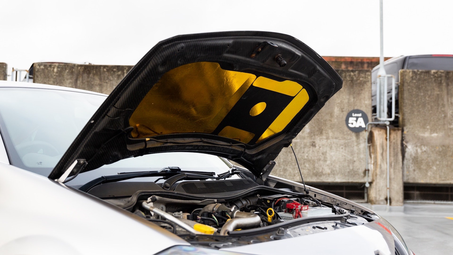 Rare Renault Megane R26.R Is A Hot Hatch That Thinks It’s A 911 GT3