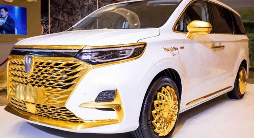  Bling Roewe iMax 8 Clad In Gold Accents Is (Thankfully) A One-Off