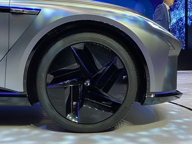 China’s New R ES33 Concept Has A 4D Radar That Can Detect A Can Of Coke Nearly 500 ft Away