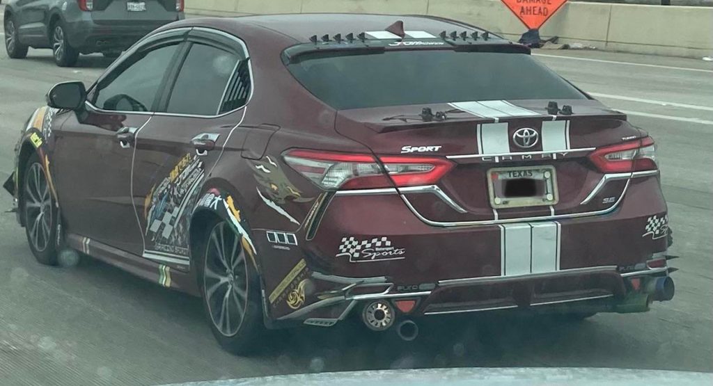  This Weirdly Modified Toyota Camry Claims To Be An SE, Sport And Turbo At The Same Time