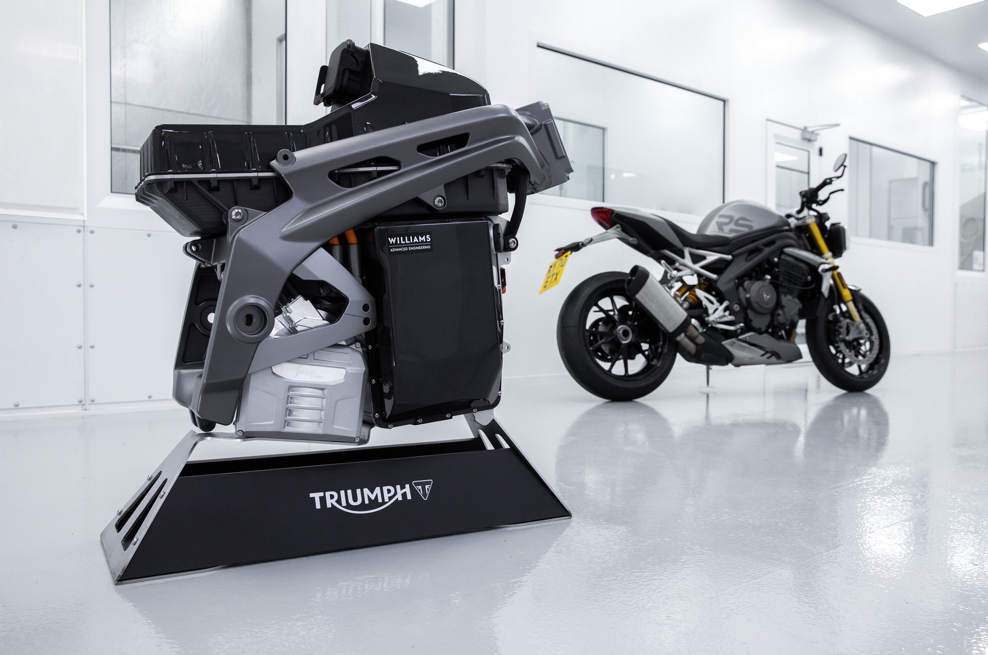 Triumph Project TE-1 Combines Sporty Looks With A 174 HP Electric Motor