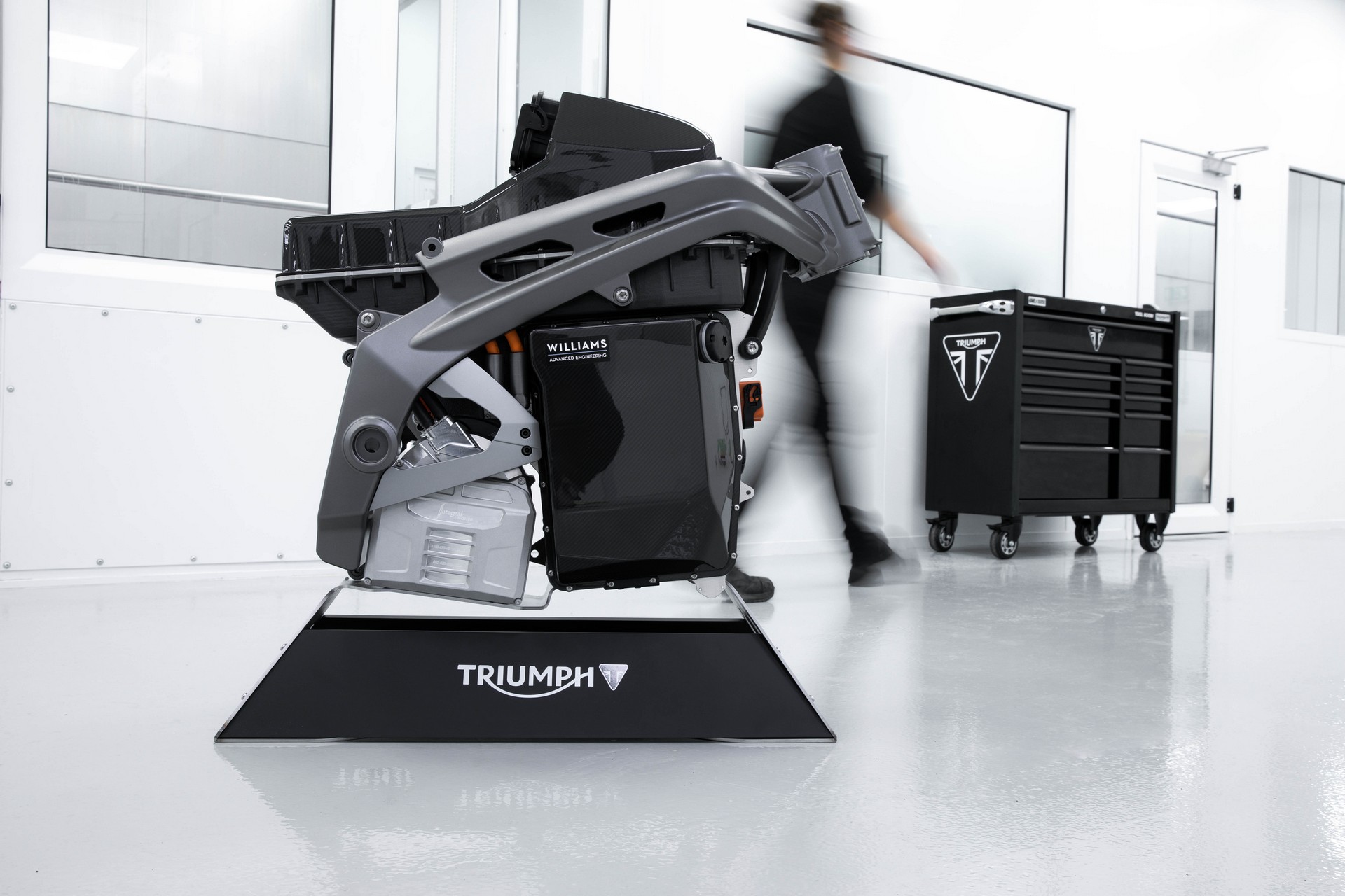 Triumph Project TE-1 Combines Sporty Looks With A 174 HP Electric Motor