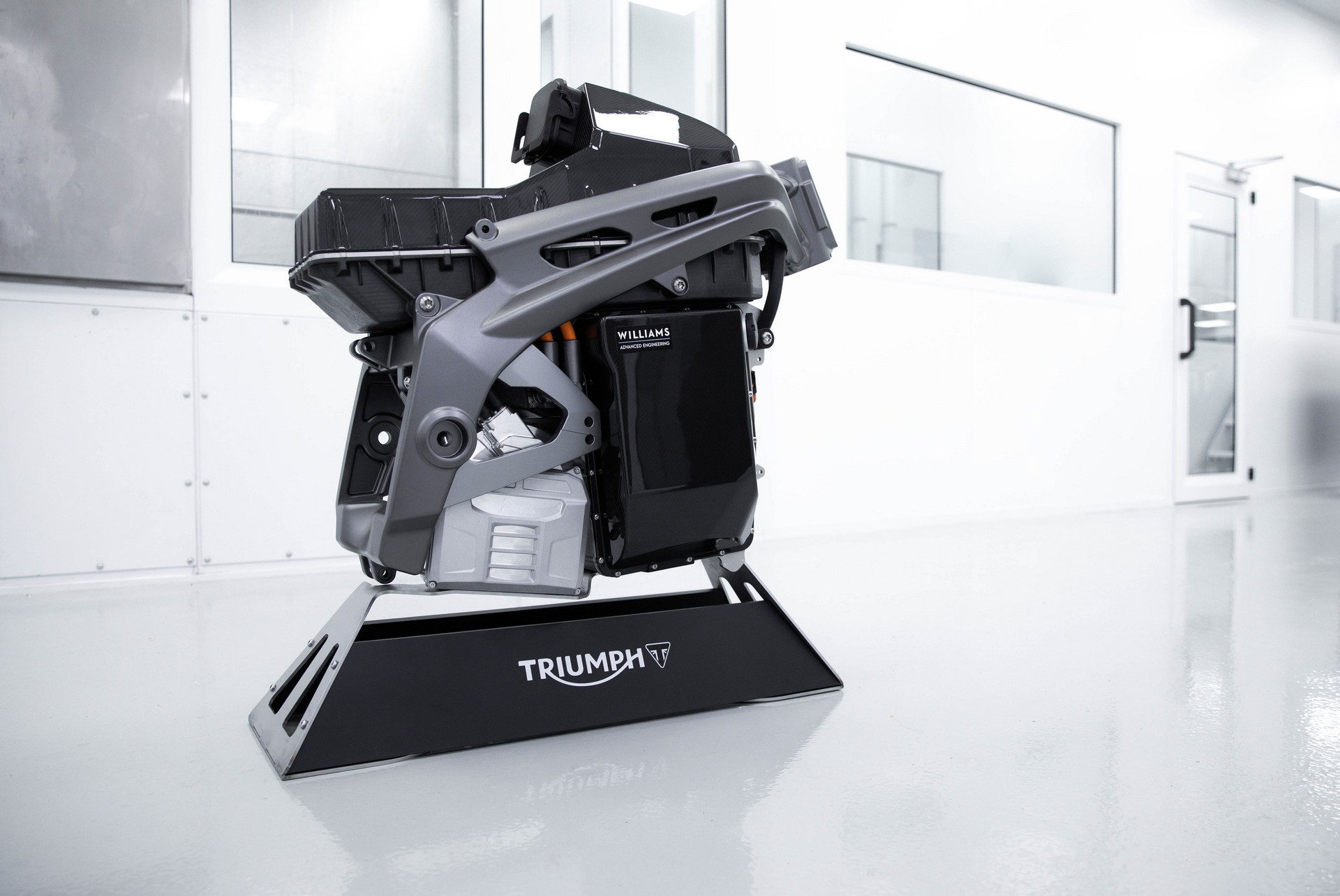 Triumph Project TE-1 Combines Sporty Looks With A 174 HP Electric Motor