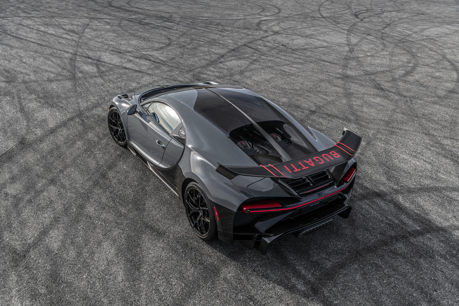 Bugatti Chiron Pur Sport Salutes America At Willow Springs