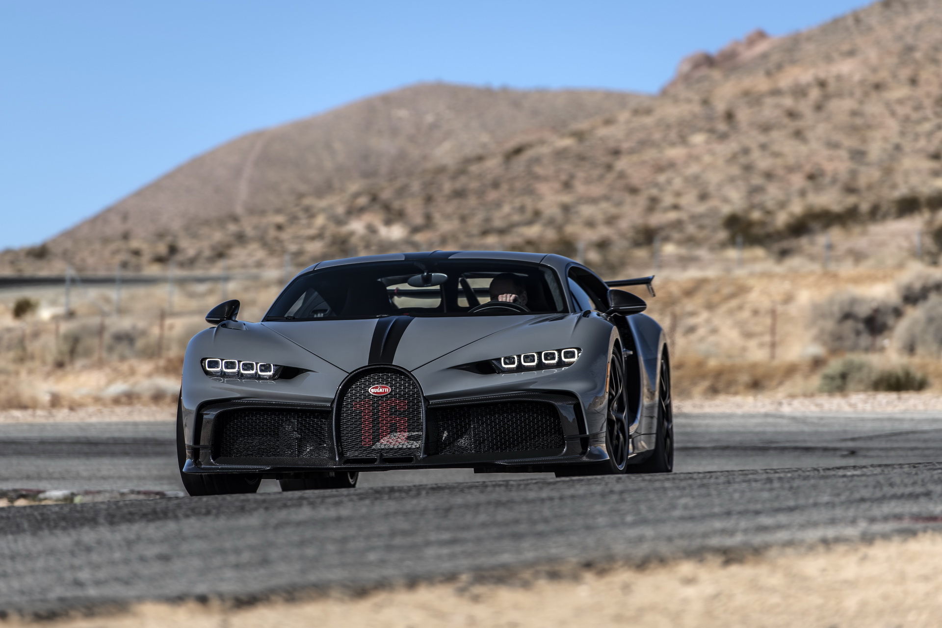 Bugatti Chiron Pur Sport Salutes America At Willow Springs