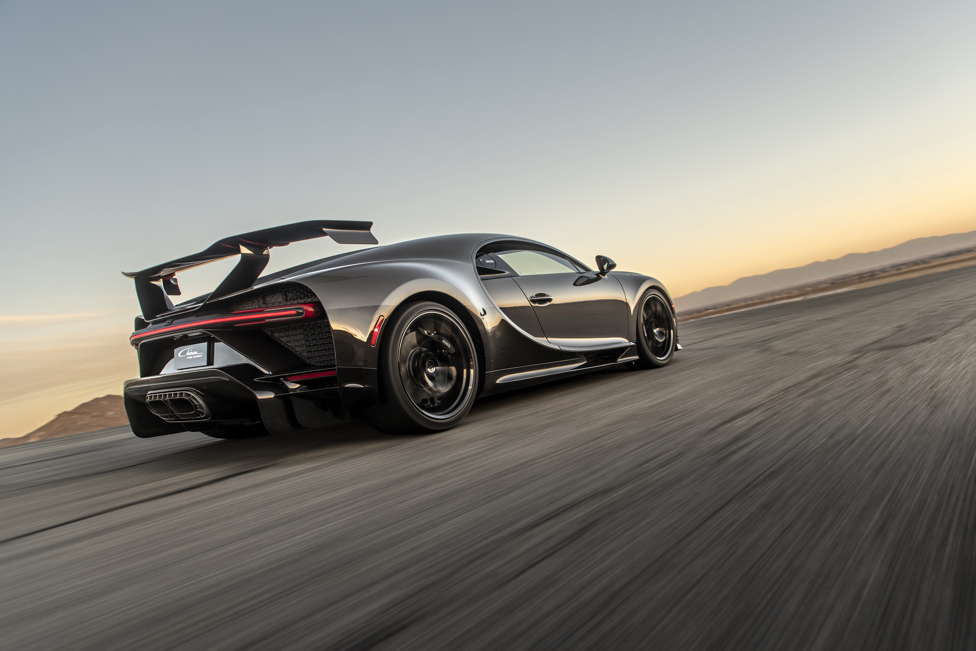 Bugatti Chiron Pur Sport Salutes America At Willow Springs