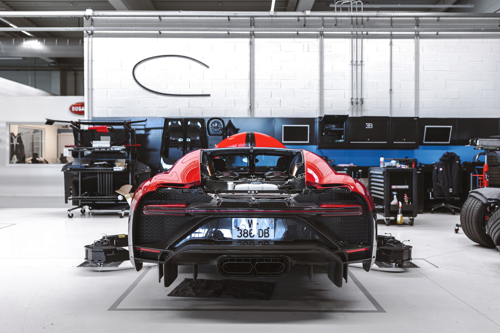 Bugatti Launches New Global Service Program For The Veyron And Chiron
