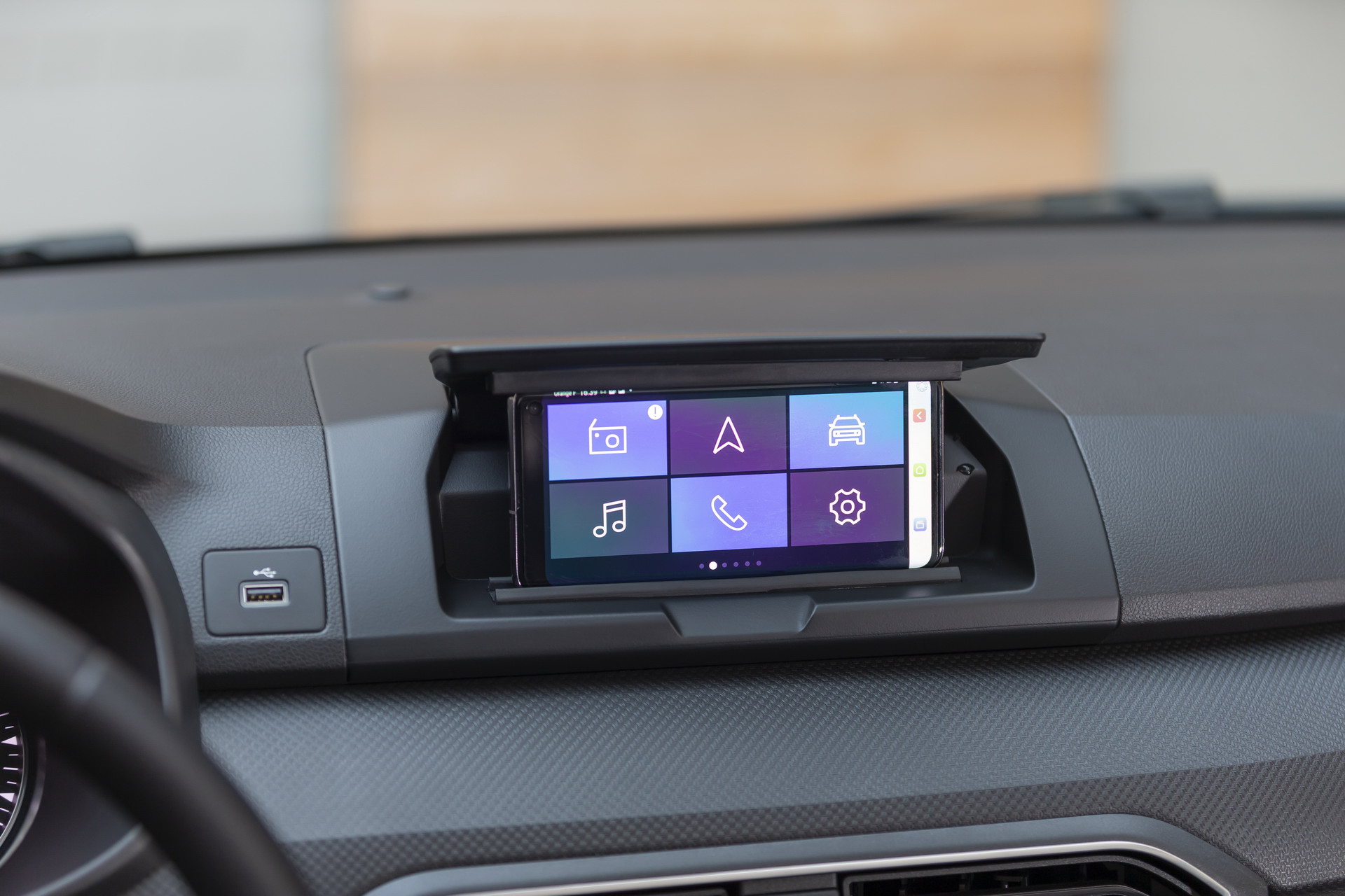 This Is How Dacia Turns Your Smartphone Into An Integrated Infotainment Screen