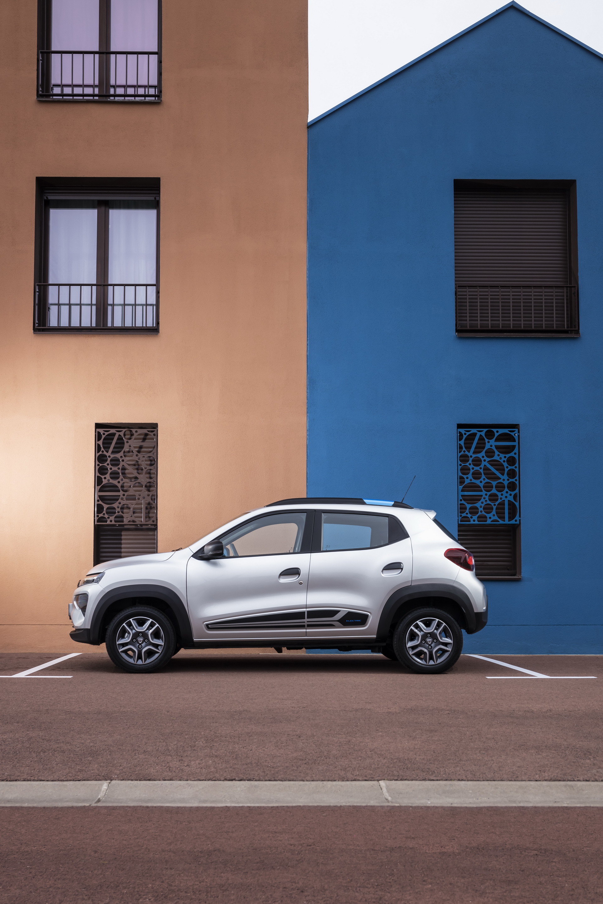 Dacia Spring EV Is The Perfect Sightseeing Car Because It’s Dead Slow