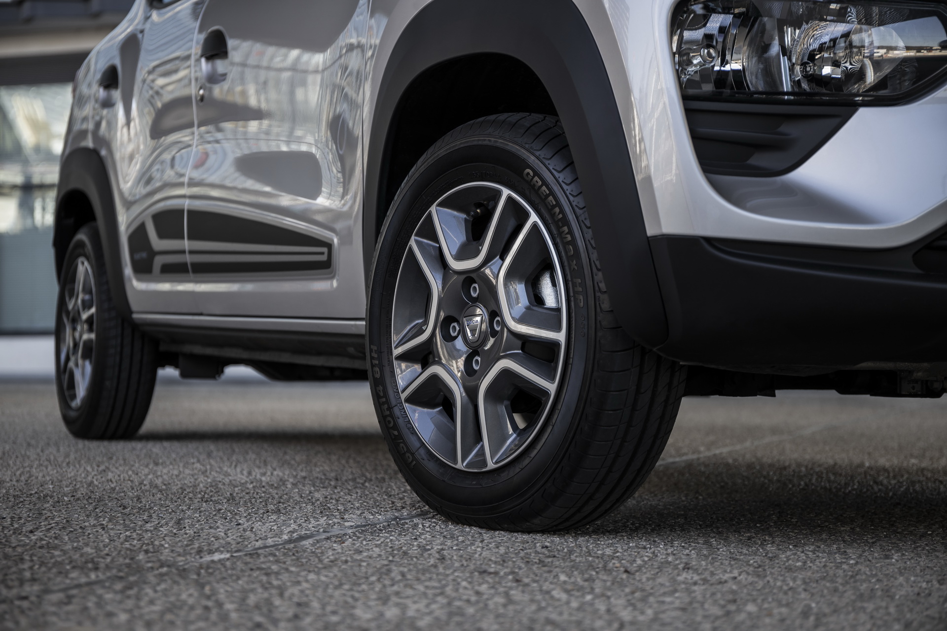 Dacia Spring EV Is The Perfect Sightseeing Car Because It’s Dead Slow