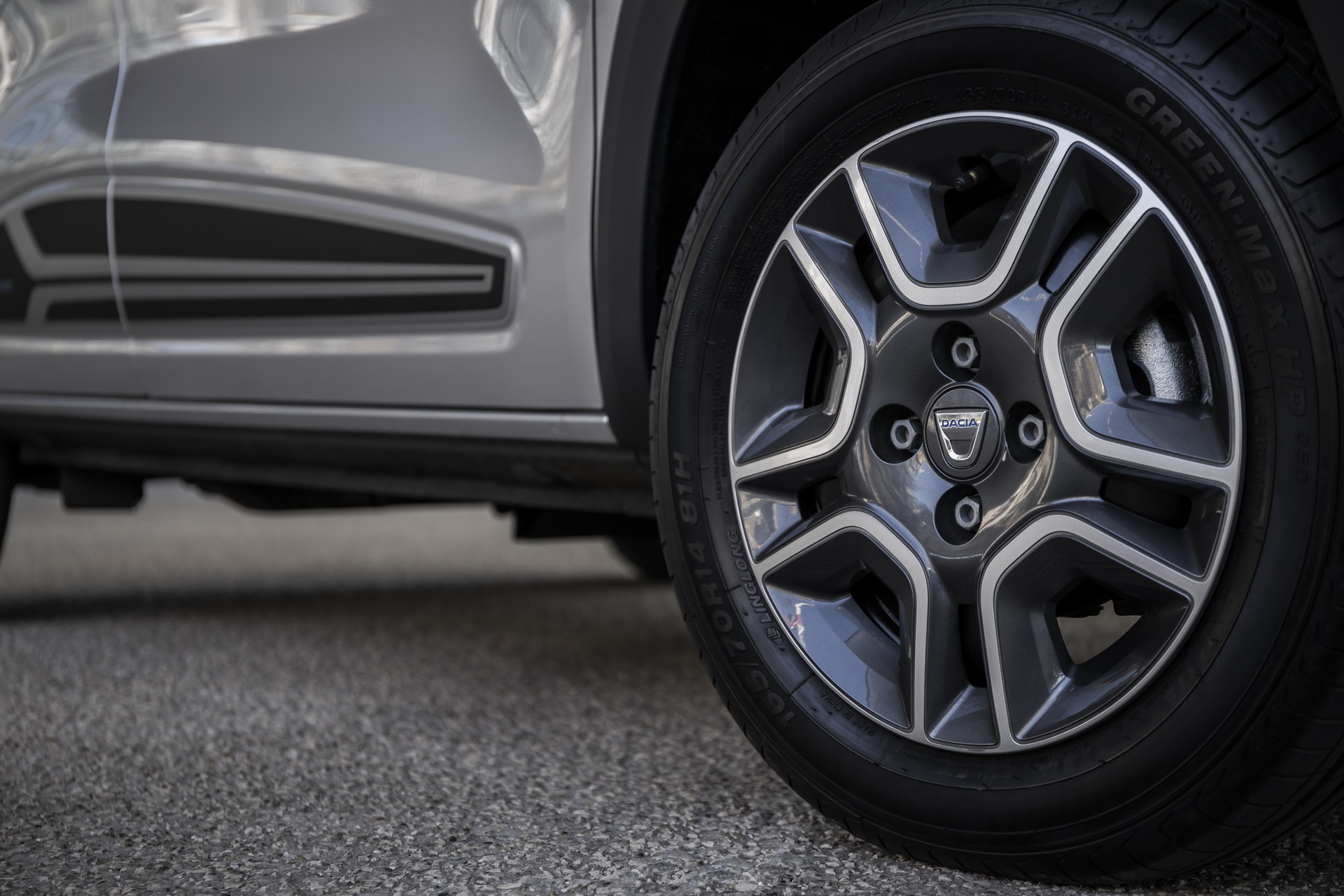 Dacia Spring EV Is The Perfect Sightseeing Car Because It’s Dead Slow