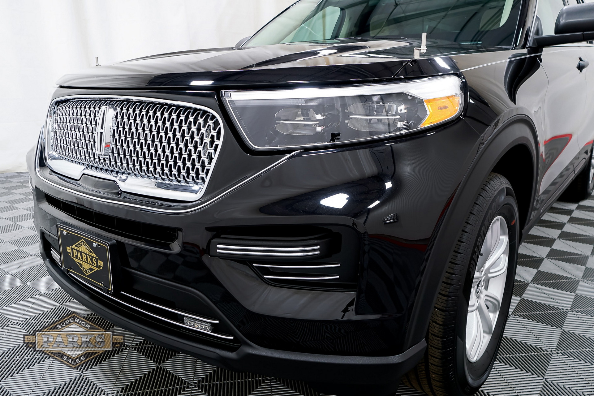 We’re Not Quite Sure What To Make Of This Ford Explorer-Turned-Lincoln Hearse