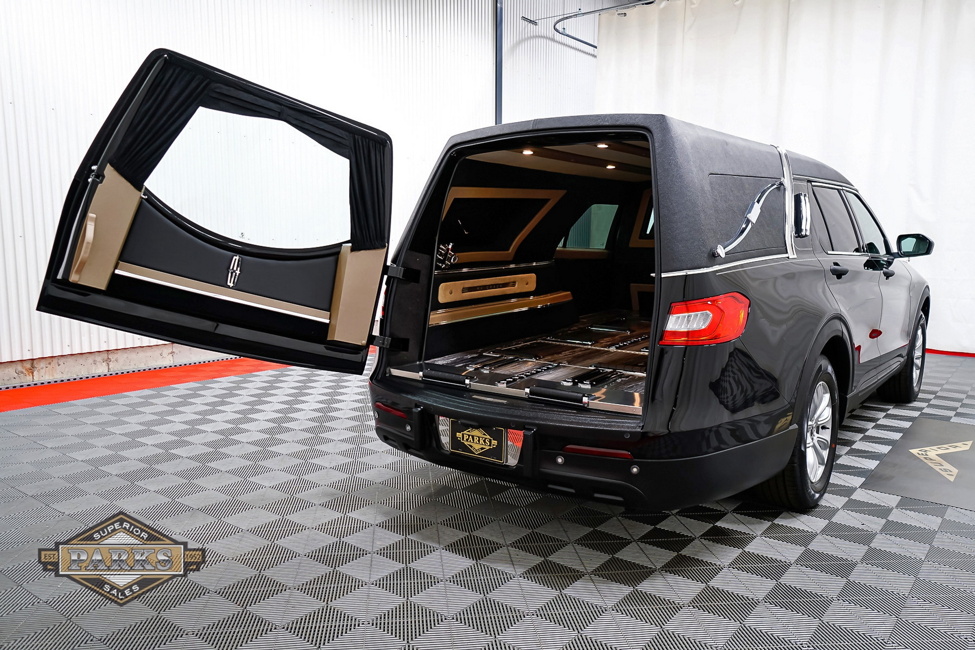 We’re Not Quite Sure What To Make Of This Ford Explorer-Turned-Lincoln Hearse