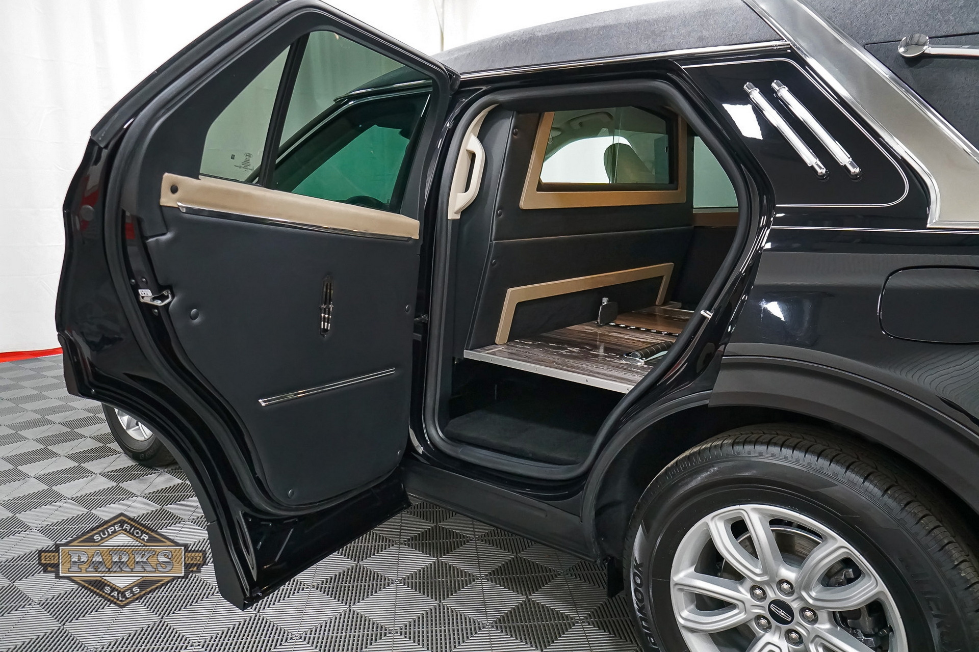We’re Not Quite Sure What To Make Of This Ford Explorer-Turned-Lincoln Hearse