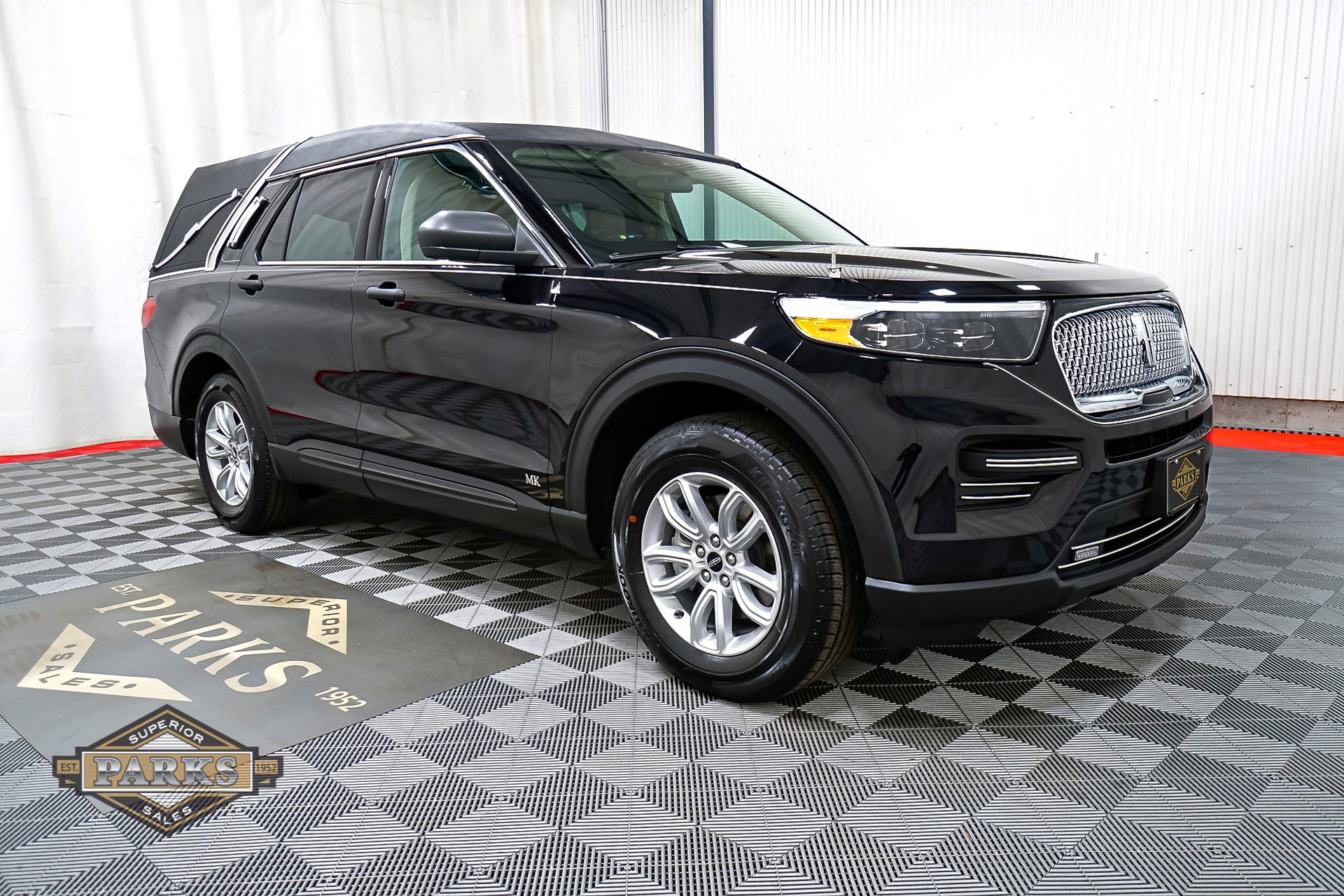 We’re Not Quite Sure What To Make Of This Ford Explorer-Turned-Lincoln Hearse