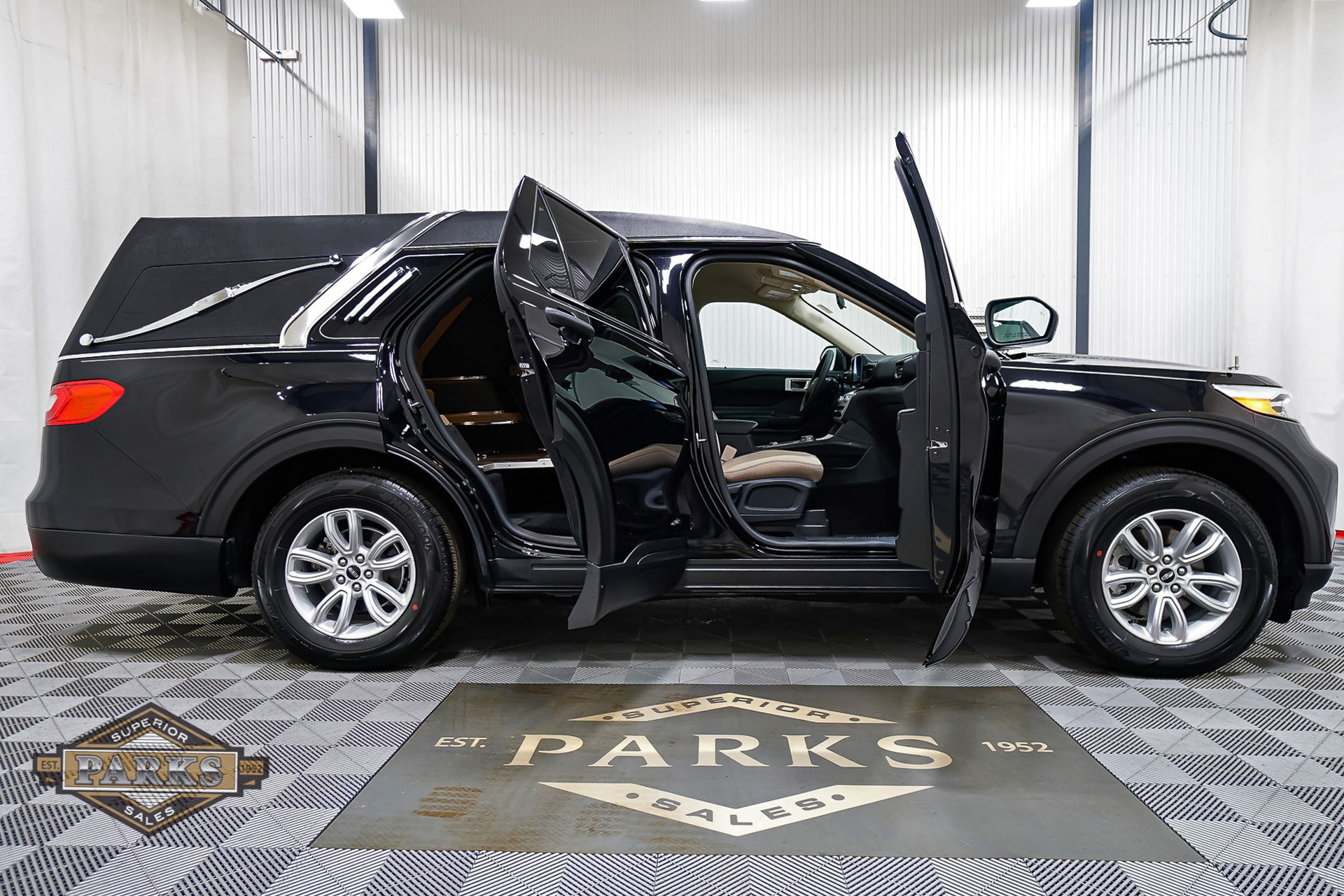 We’re Not Quite Sure What To Make Of This Ford Explorer-Turned-Lincoln Hearse