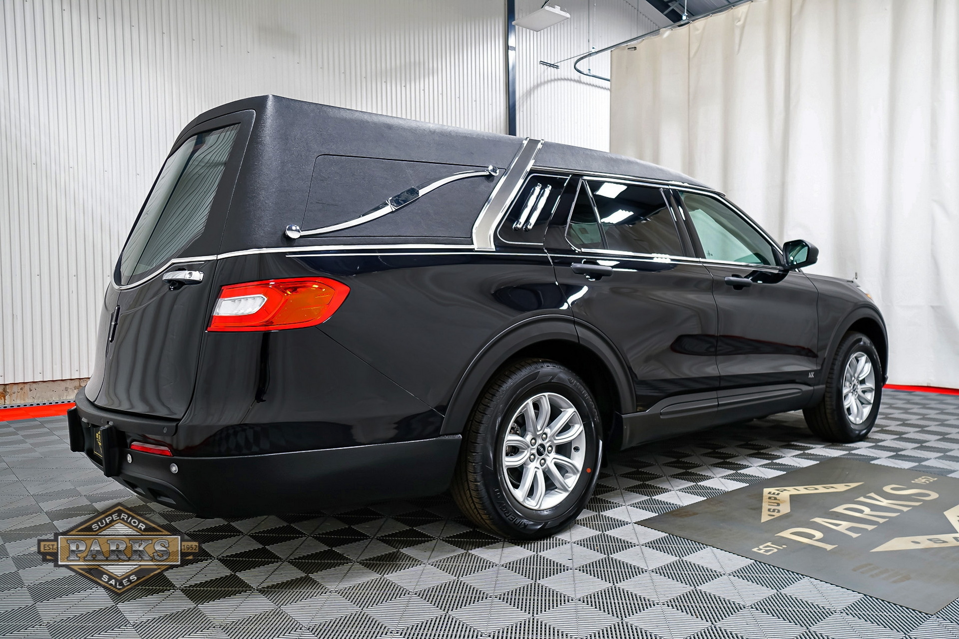 We’re Not Quite Sure What To Make Of This Ford Explorer-Turned-Lincoln Hearse