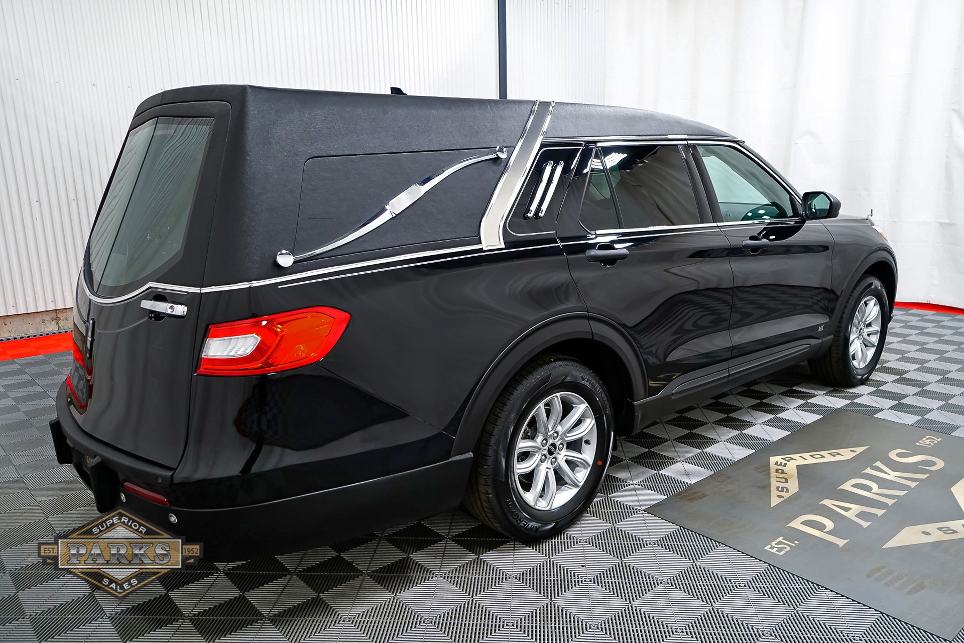 We’re Not Quite Sure What To Make Of This Ford Explorer-Turned-Lincoln Hearse