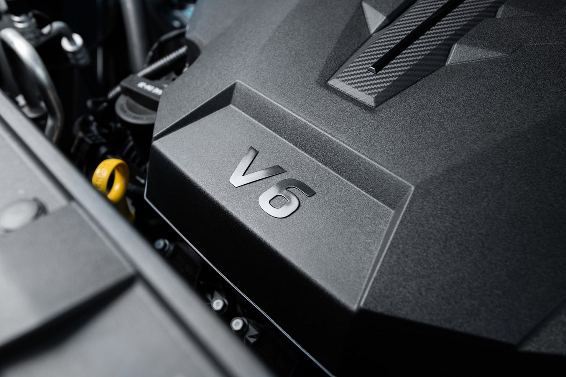 Kia’s New 2022 Carnival Spot Tries To Convince Us That It Isn’t A Minivan