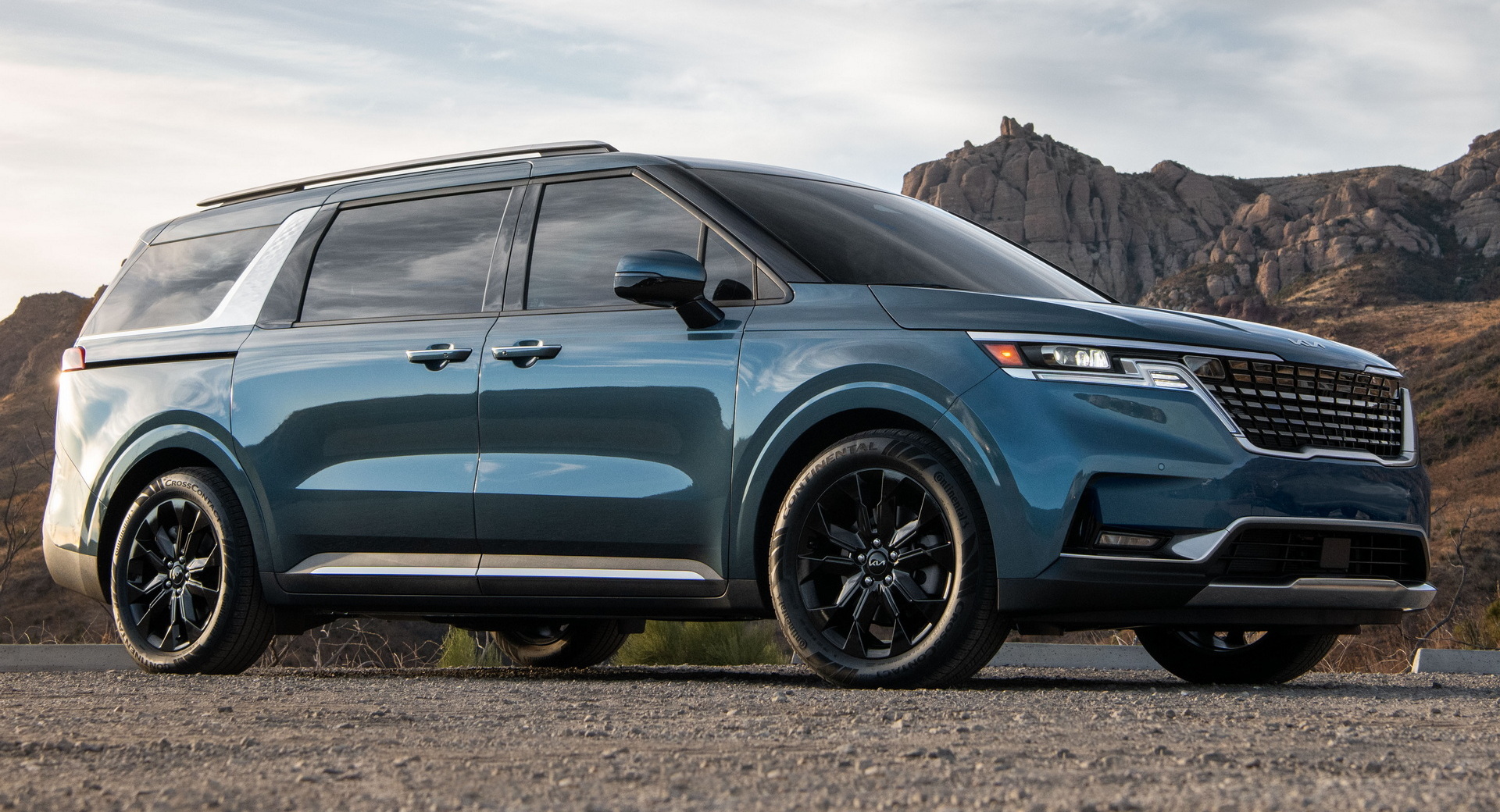 Kia’s New 2022 Carnival Spot Tries To Convince Us That It Isn’t A Minivan