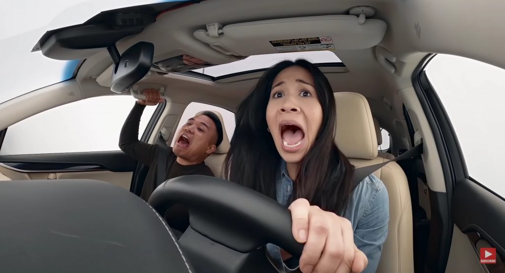  Lexus Blinds Drivers For 4.6 Seconds To Show How Dangerous Texting And Driving Can Be