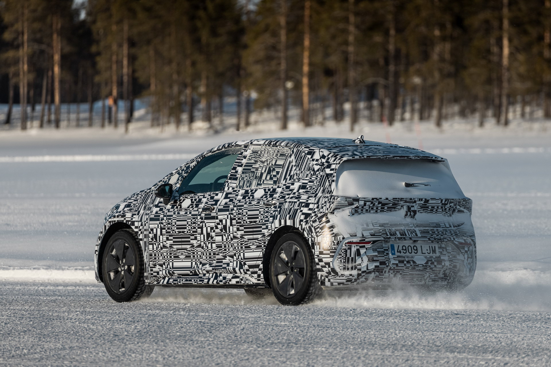 2021 Cupra Born Electric Hatchback Goes Drifting On Ice, Debut Set For Early May