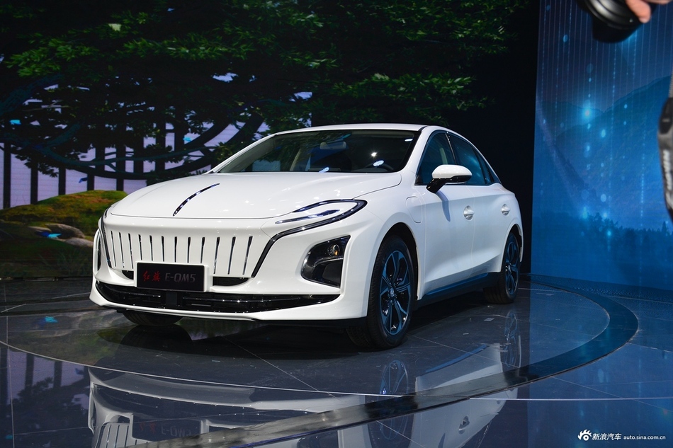 New Hongqi E-QM5 Is A Large Electric Sedan With A Strormtrooper-Like Face