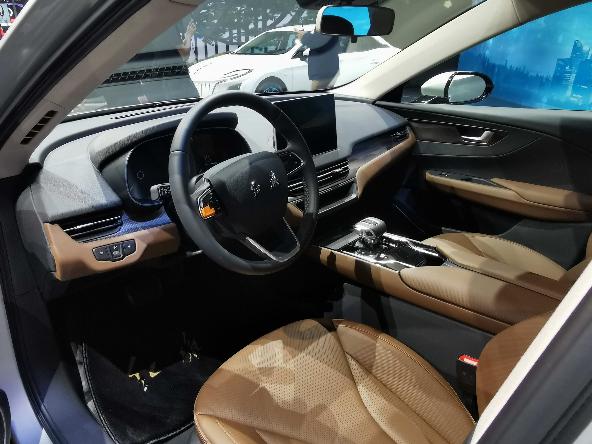 New Hongqi E-QM5 Is A Large Electric Sedan With A Strormtrooper-Like Face