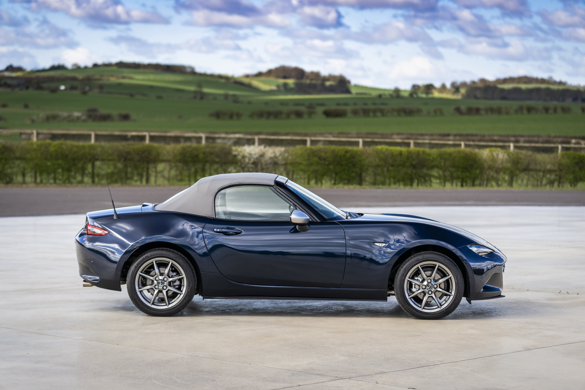 2021 Mazda MX-5 Sport Venture Edition Returns To The Popular Roadster’s Range