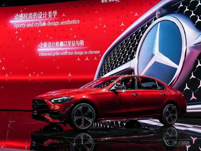 New Mercedes-Benz C-Class L Is Like A Mini-Maybach For China
