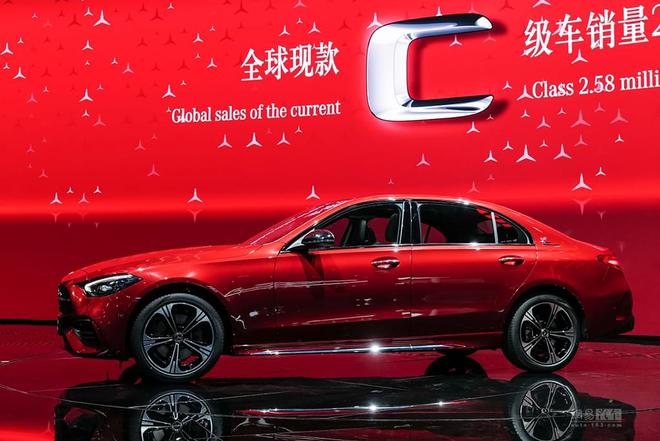 New Mercedes-Benz C-Class L Is Like A Mini-Maybach For China