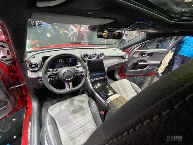 New Mercedes-Benz C-Class L Is Like A Mini-Maybach For China