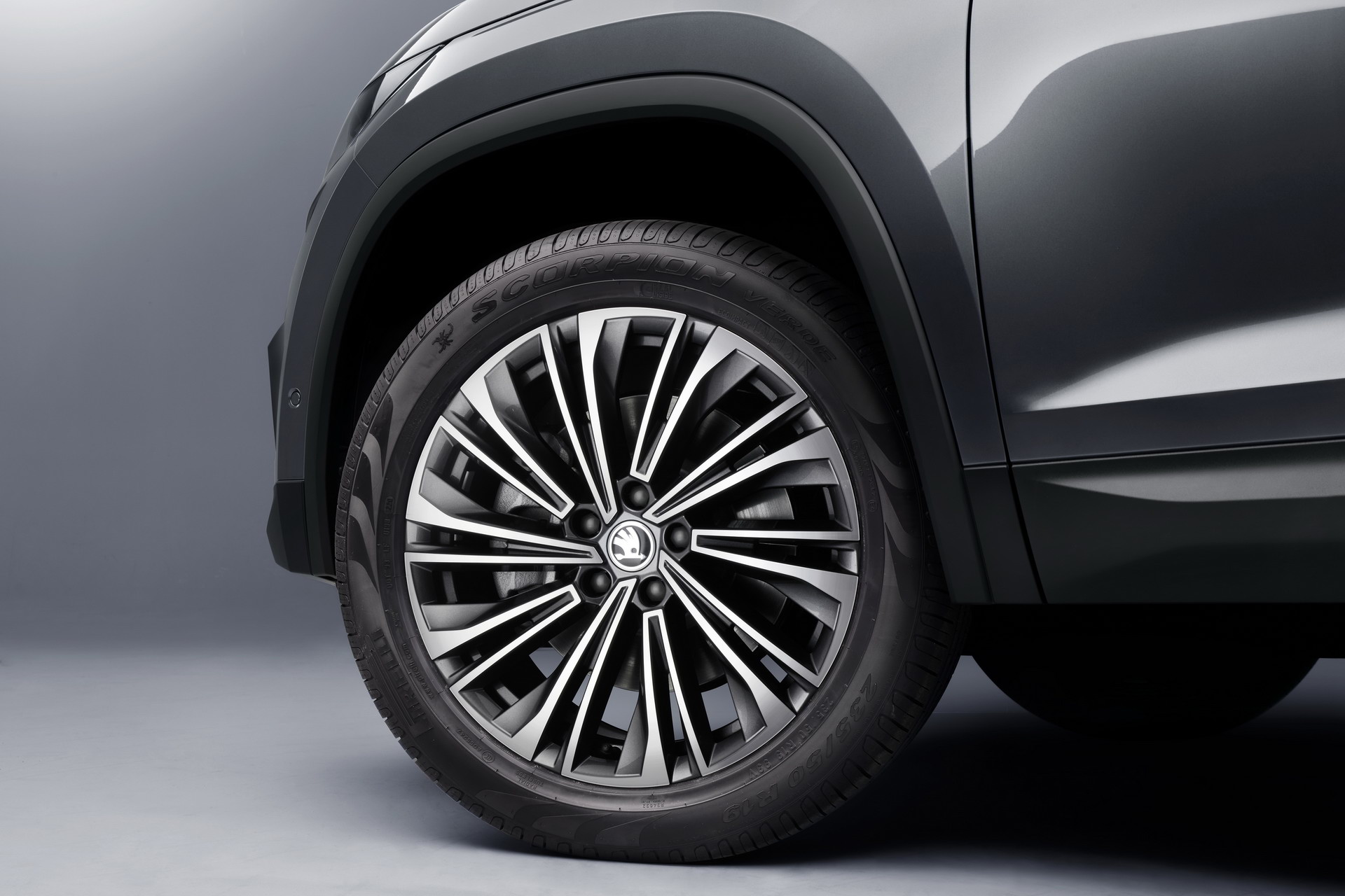 Facelifted 2021 Skoda Kodiaq Debuts With Revised Styling And New Tech Features