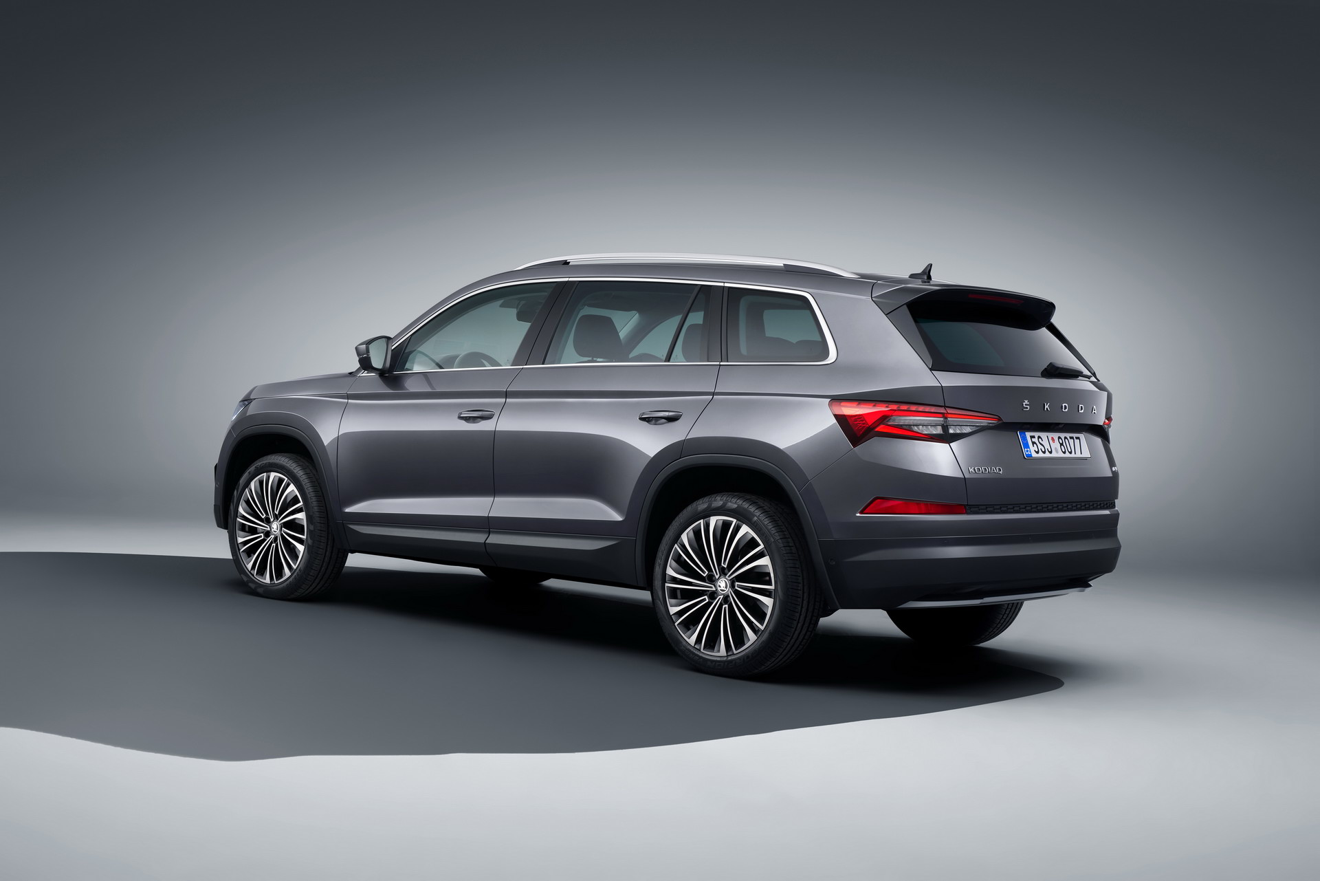 Facelifted 2021 Skoda Kodiaq Debuts With Revised Styling And New Tech Features