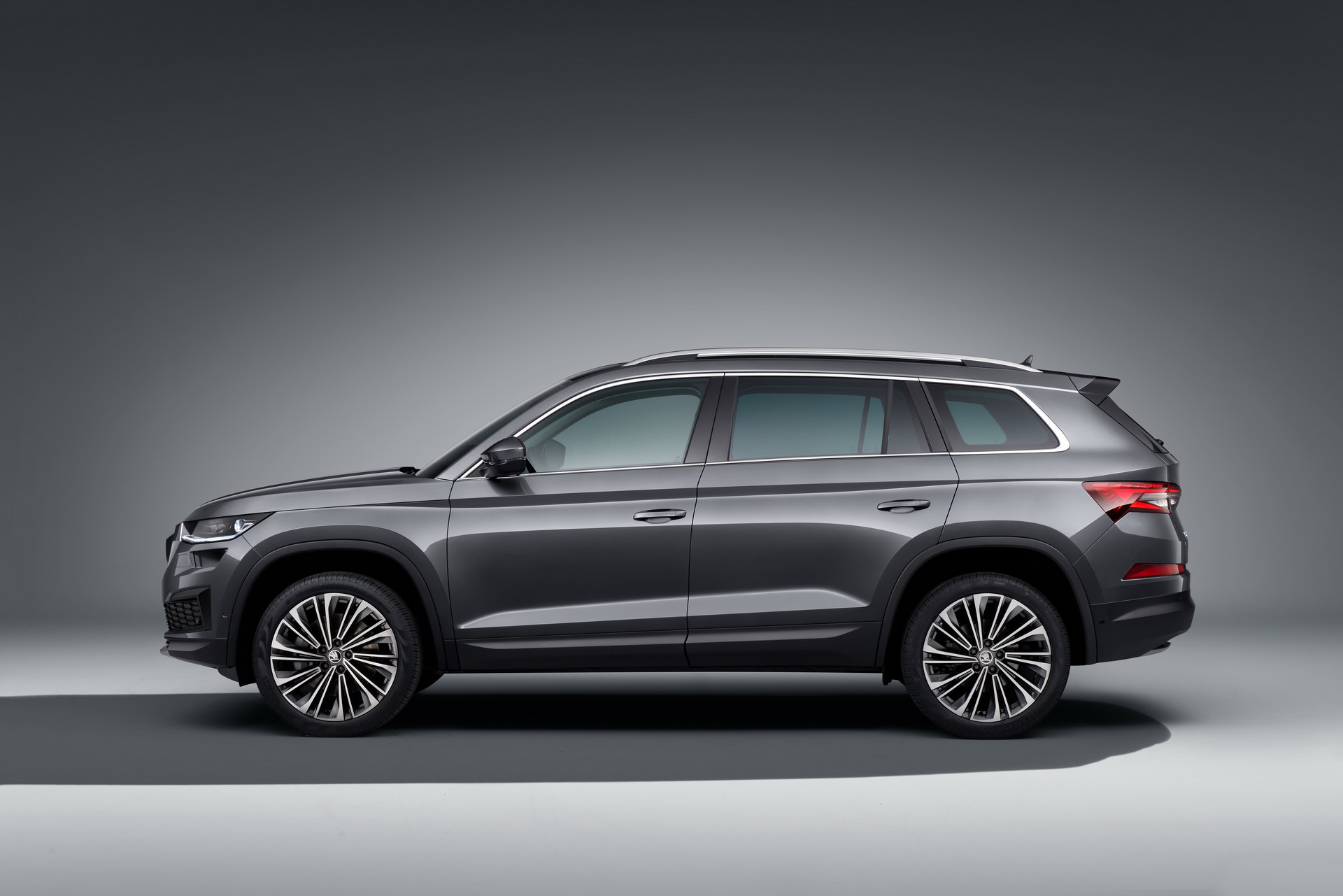 Facelifted 2021 Skoda Kodiaq Debuts With Revised Styling And New Tech Features