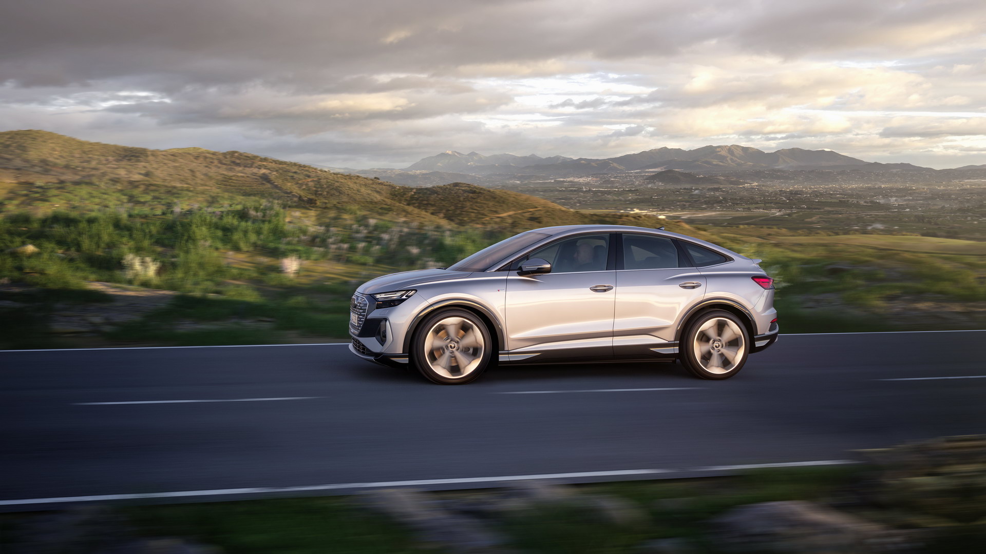2022 Audi Q4 e-tron Electric SUVs Coming From Under $45k In RWD And AWD Forms