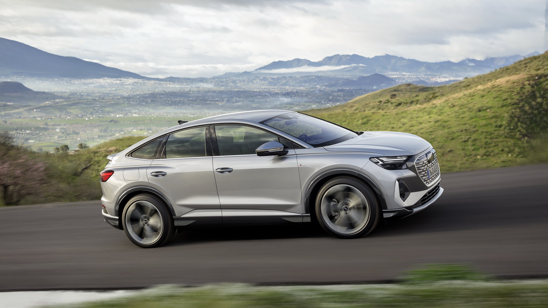2022 Audi Q4 e-tron Electric SUVs Coming From Under $45k In RWD And AWD Forms