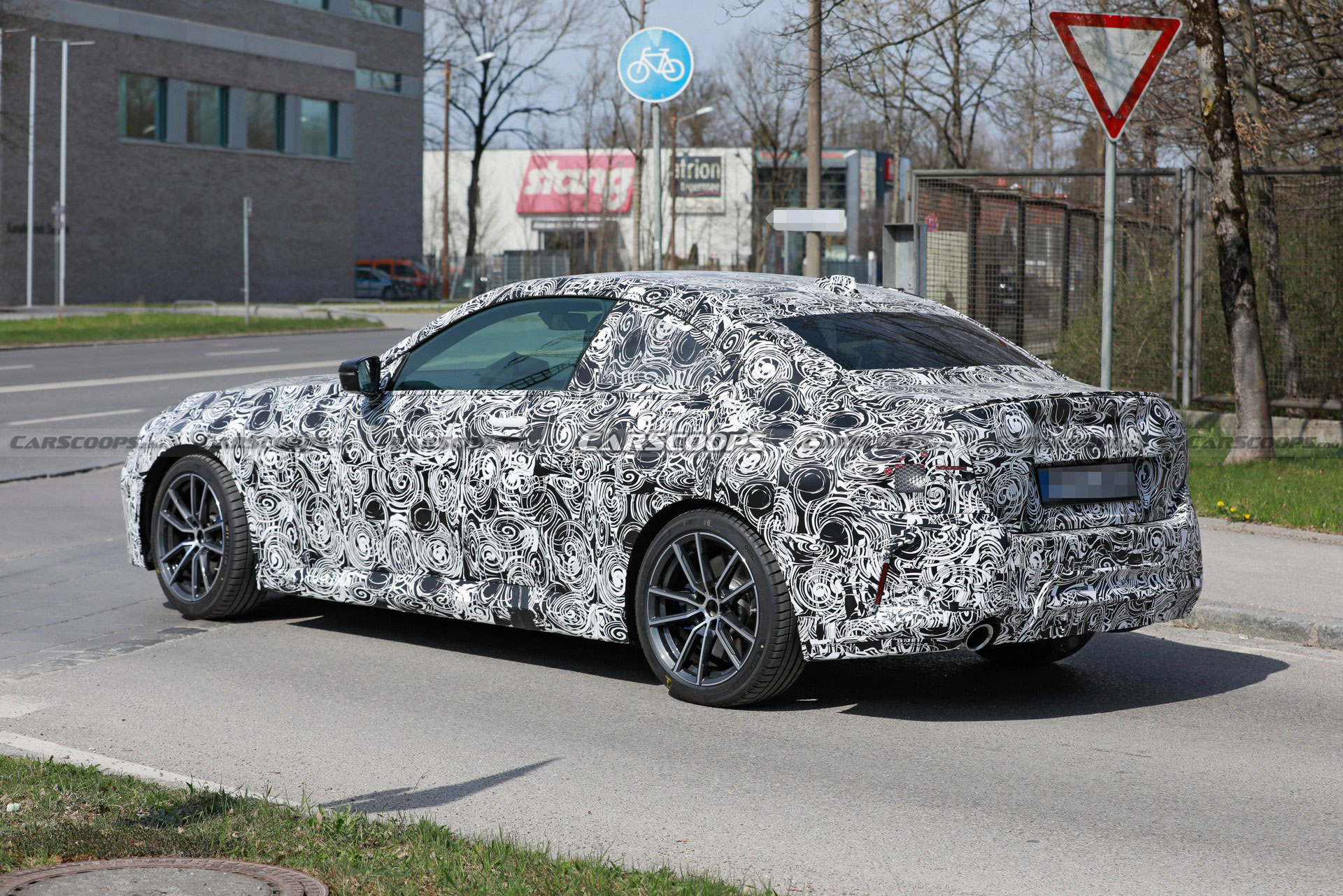 2022 BMW 2-Series Loses Camouflage, Shows More Of Its Face