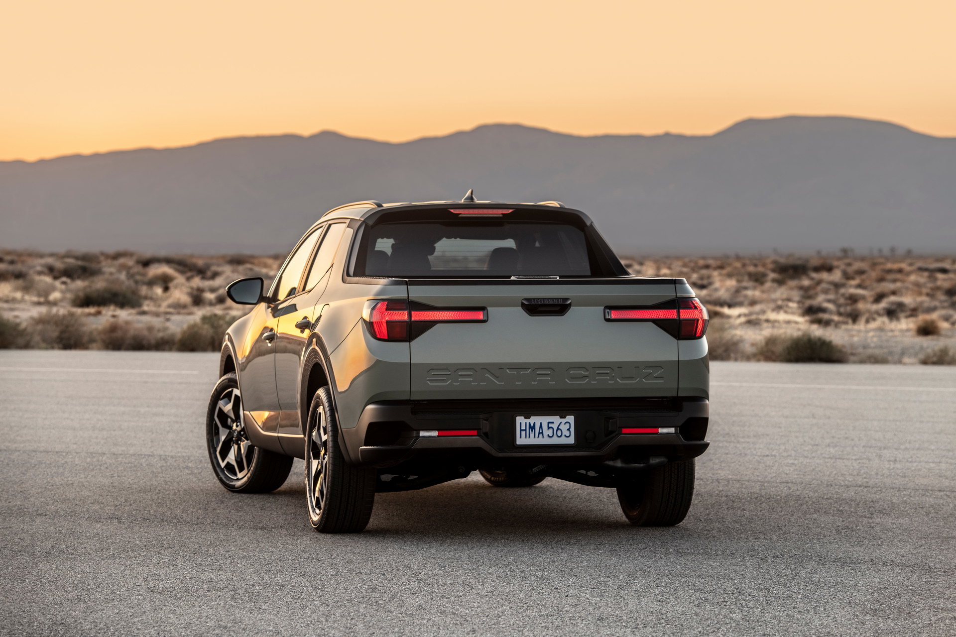 2022 Hyundai Santa Cruz Is Half Tucson SUV, Half Small Pickup Truck