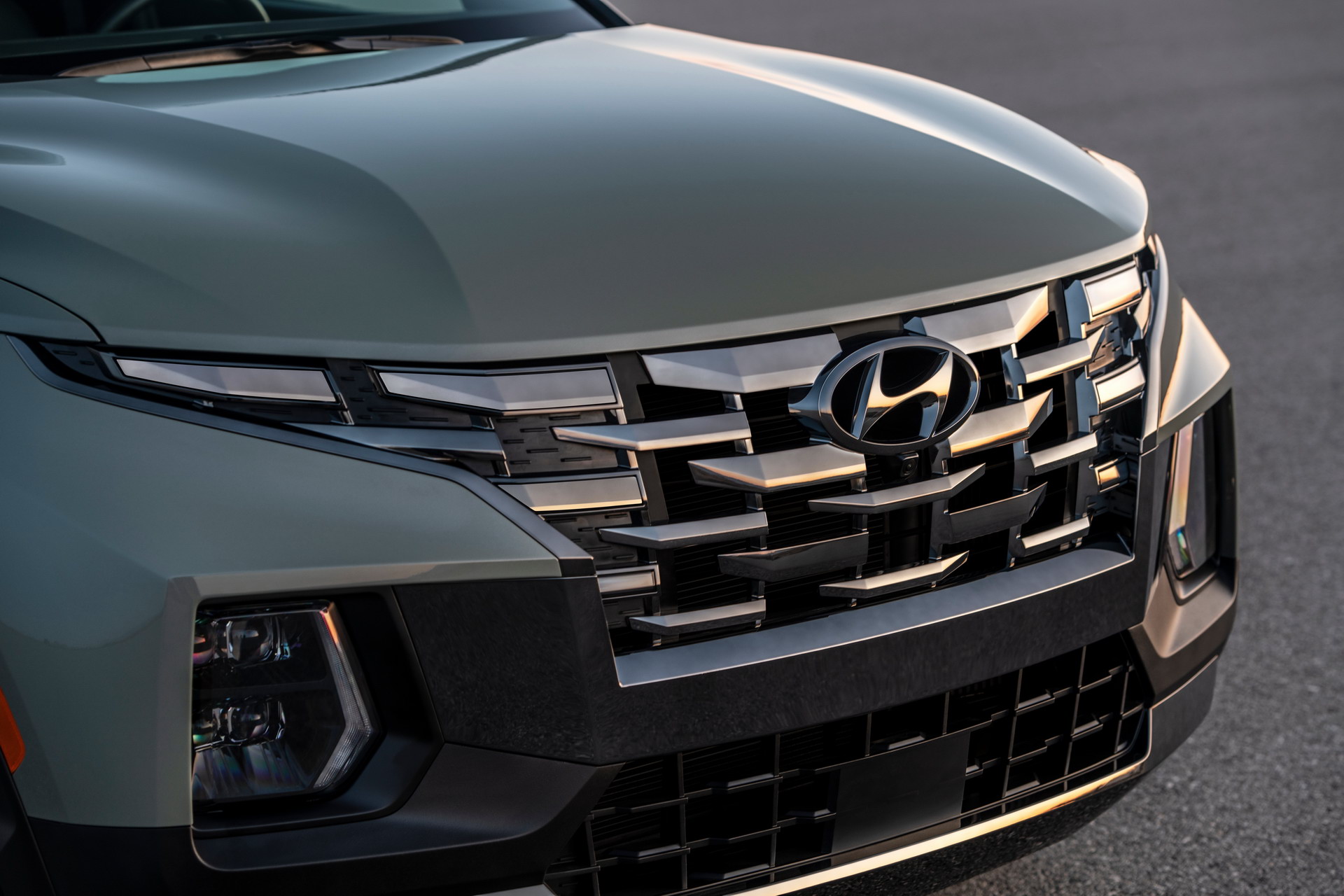 2022 Hyundai Santa Cruz Is Half Tucson SUV, Half Small Pickup Truck