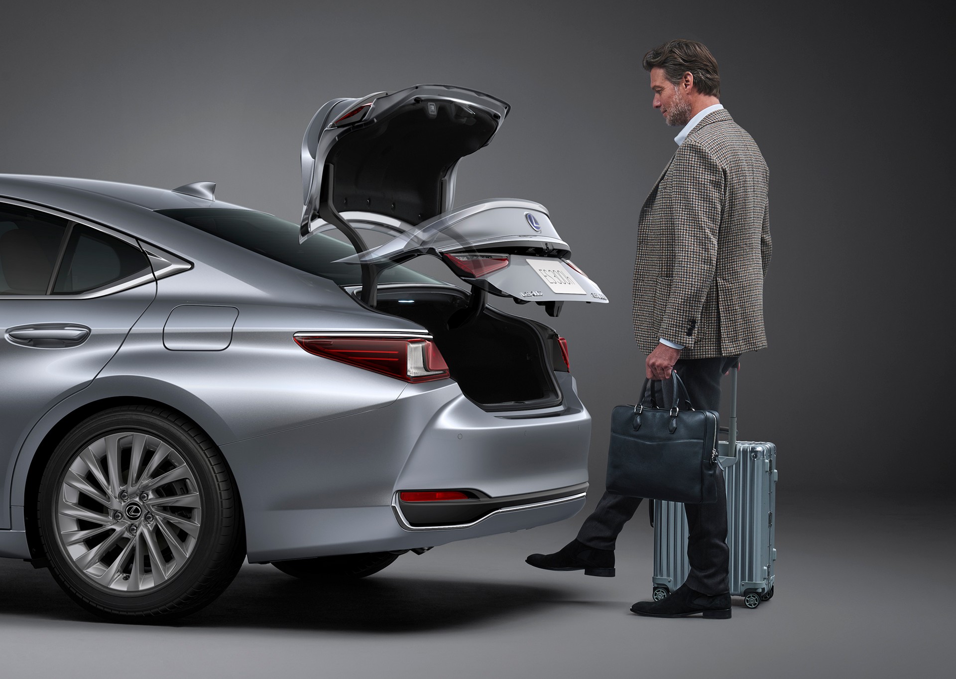 2022 Lexus ES Bows With Updated Looks, Improved Dynamics And A New Touchscreen