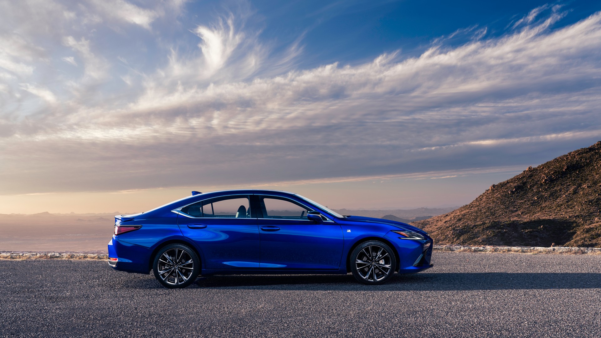 2022 Lexus ES Bows With Updated Looks, Improved Dynamics And A New Touchscreen