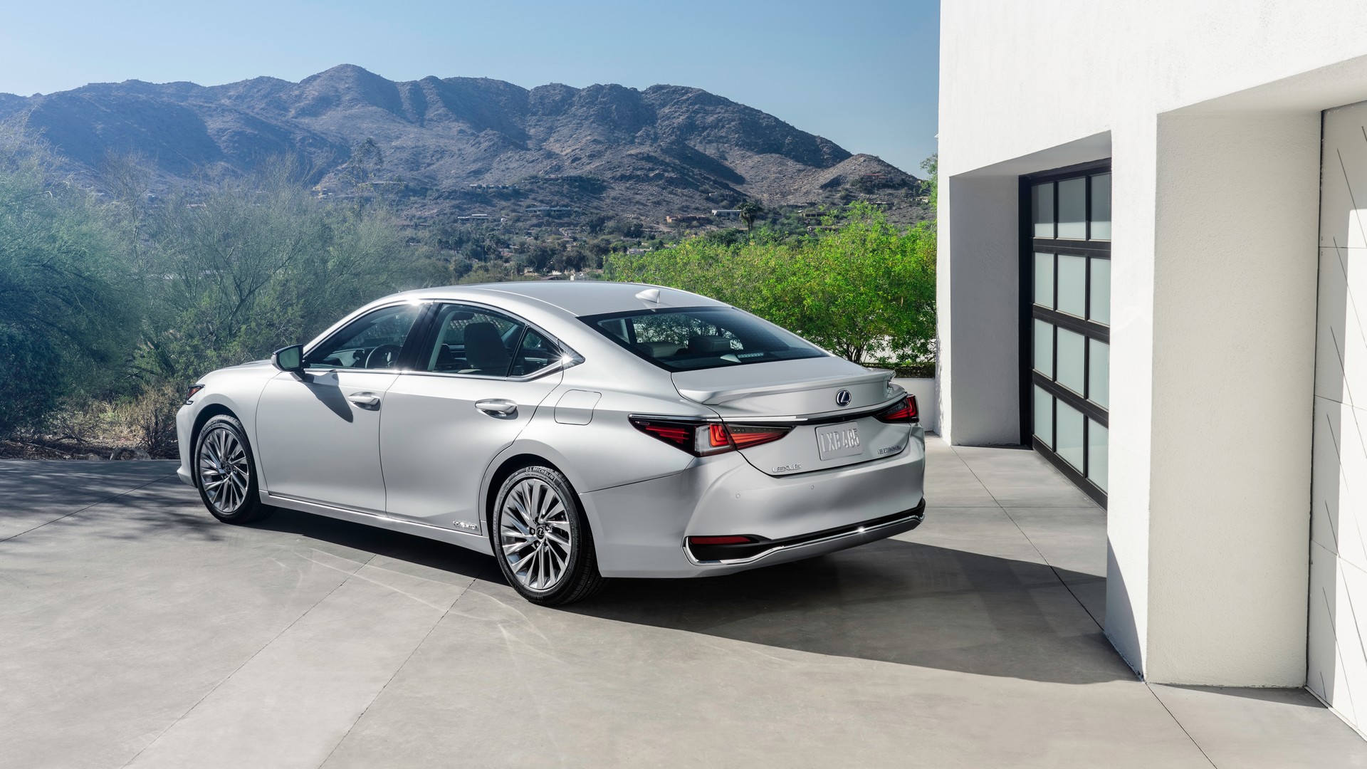 2022 Lexus ES Bows With Updated Looks, Improved Dynamics And A New Touchscreen