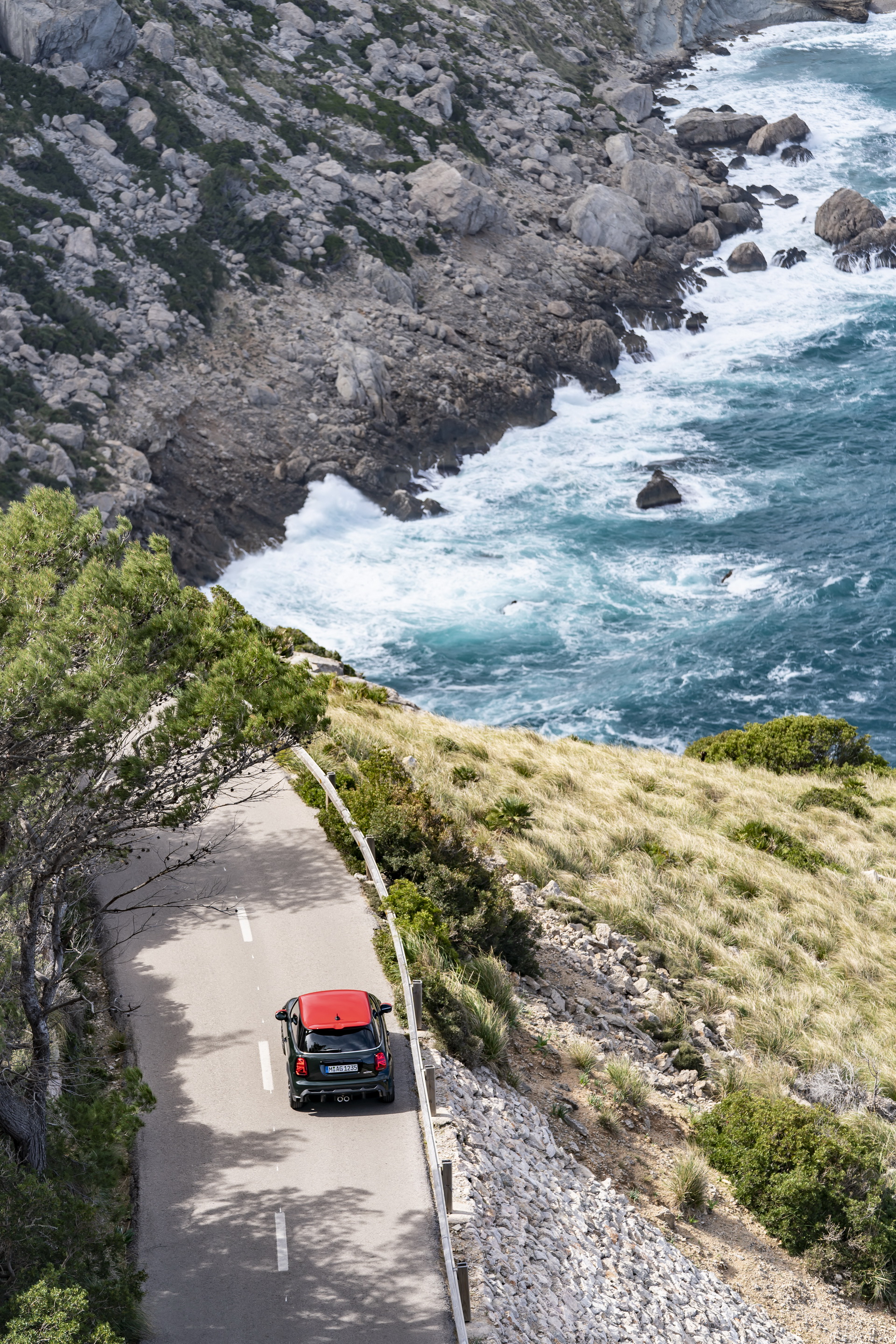 MINI’s Facelifted JCW Hot Hatch And Convertible Detailed In New Gallery