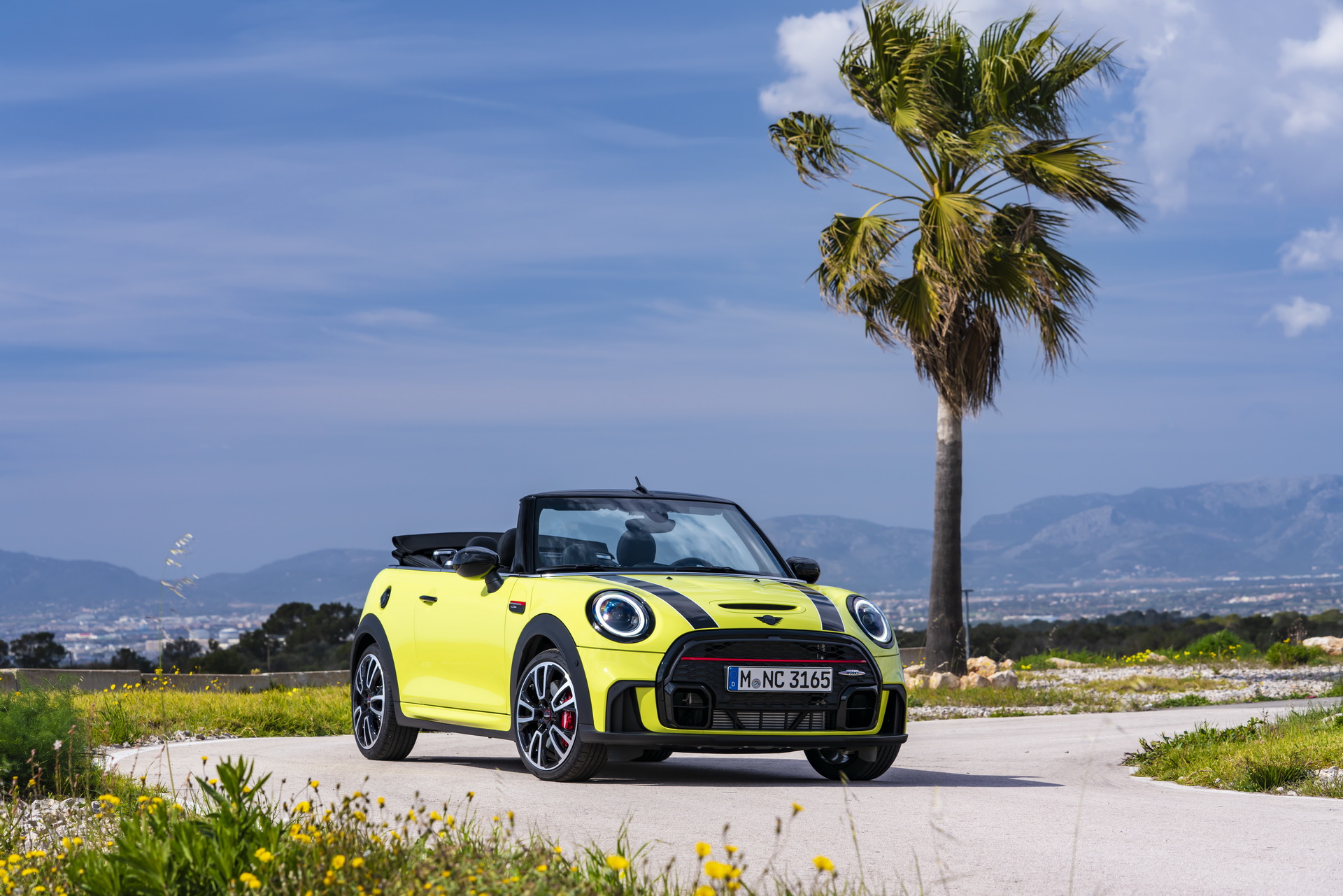 MINI’s Facelifted JCW Hot Hatch And Convertible Detailed In New Gallery