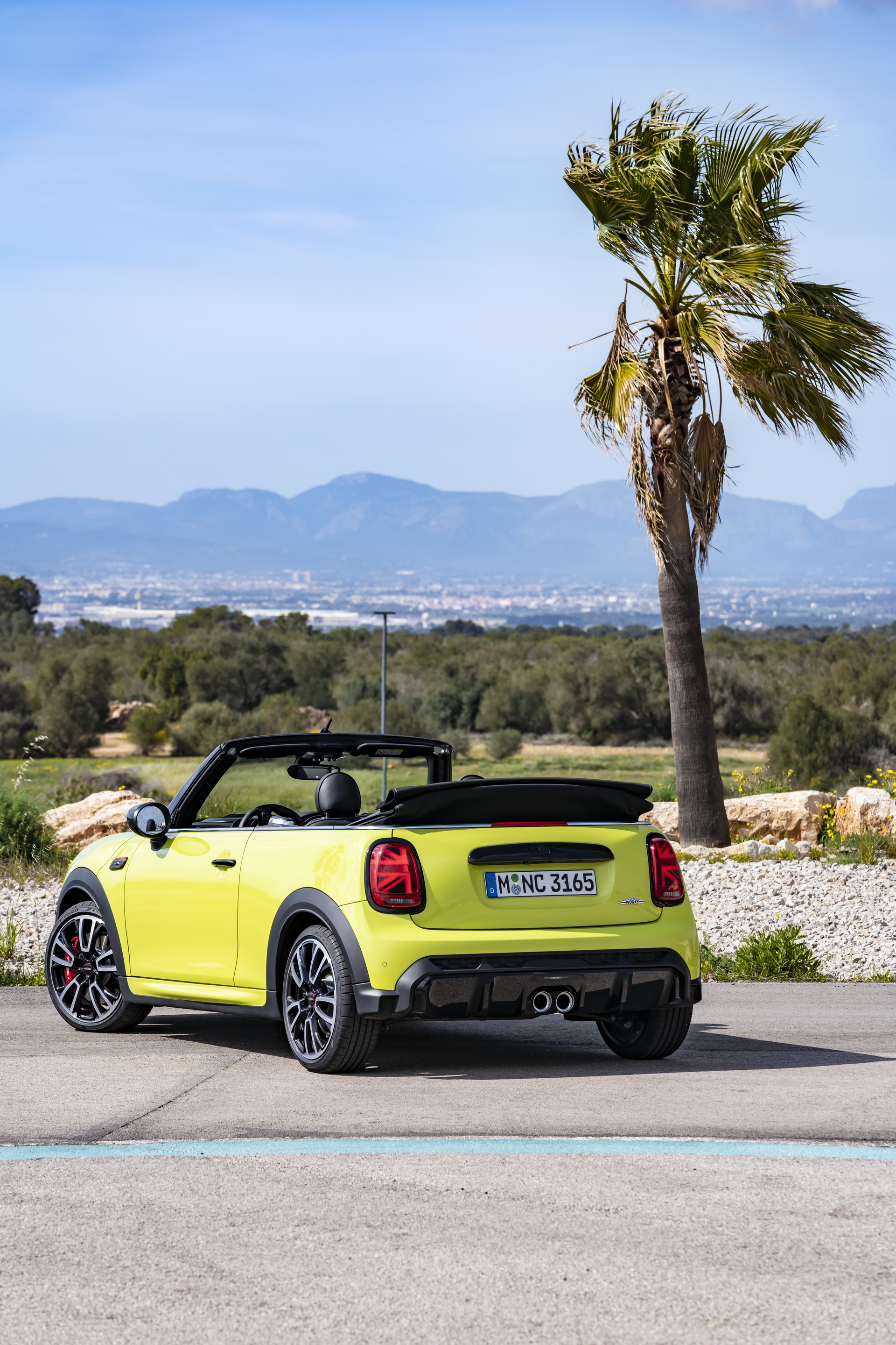 MINI’s Facelifted JCW Hot Hatch And Convertible Detailed In New Gallery