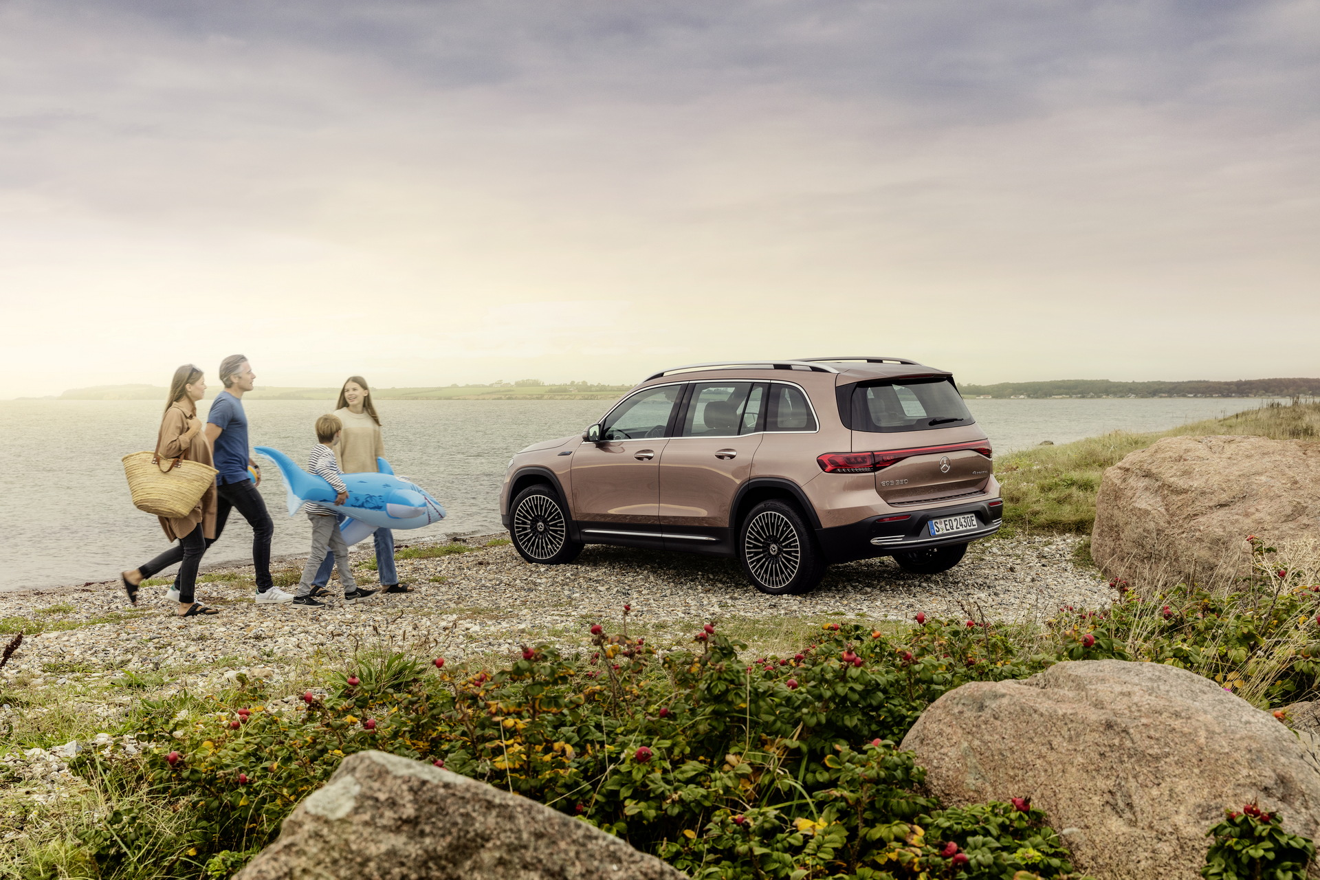 2022 Mercedes EQB Electric SUV Priced From $54,500 In U.S., Undercuts Tesla Model Y