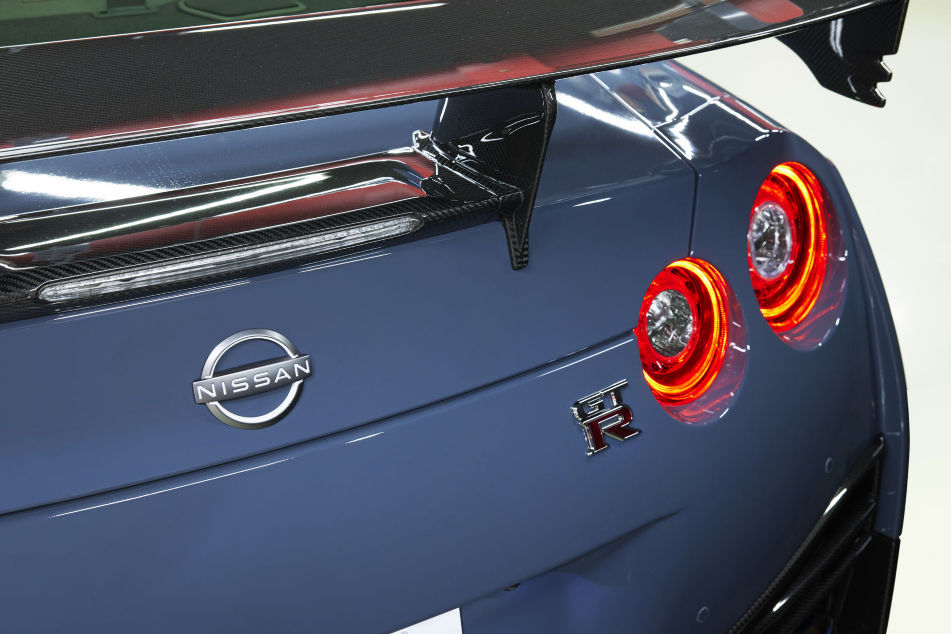 2022 Nissan GT-R Nismo Gets A Special Paint Job And Some More Carbon