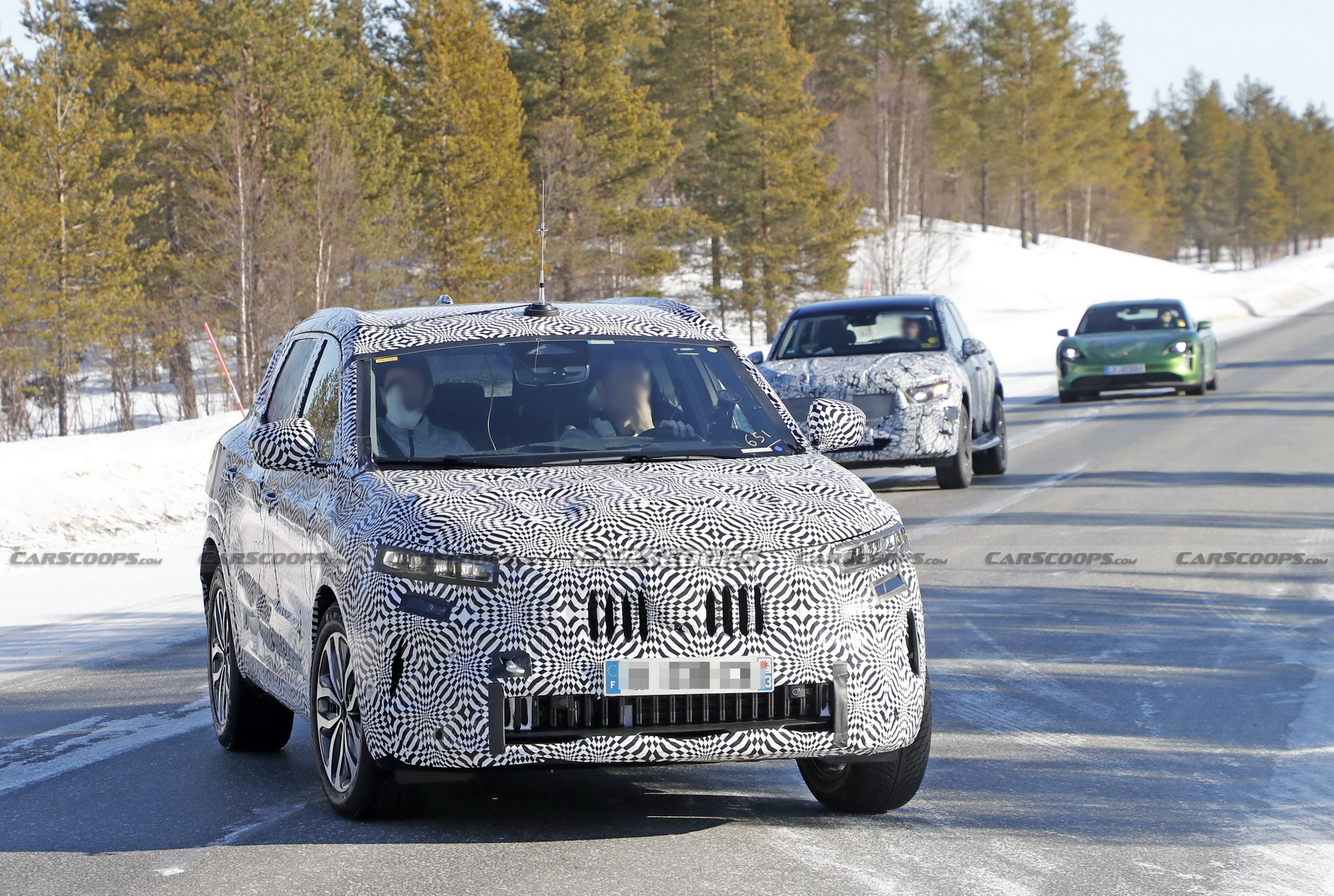 2022 Renault Kadjar Spotted In The Cold Hiding Most Of Its Secrets